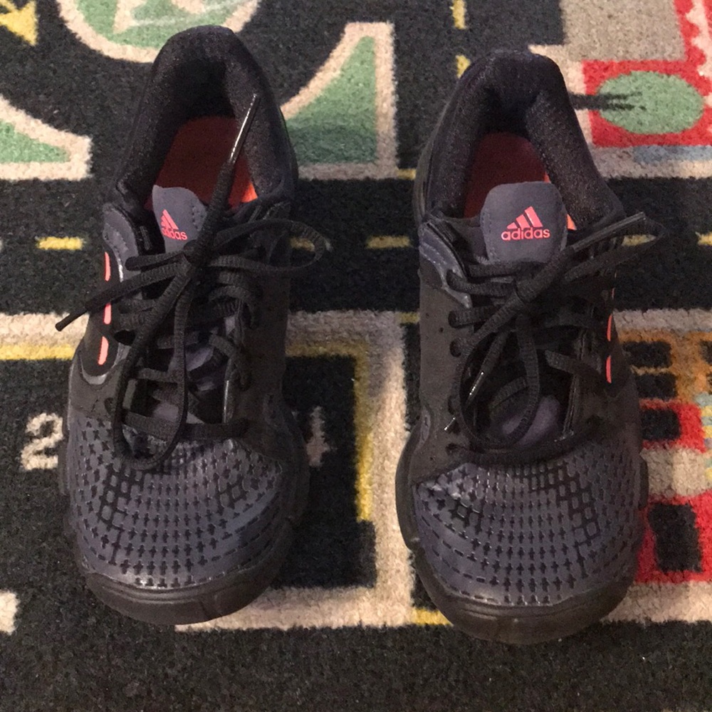 Women’s adidas sneakers size 5